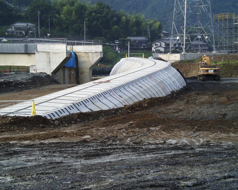 中央自動車道上り線談合坂ＳＡ改築工事