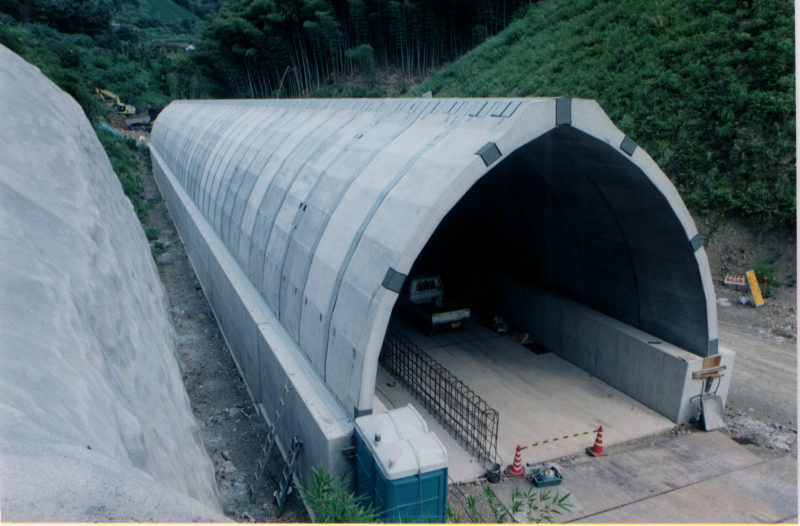 第二東名高速道路長尾川橋工事