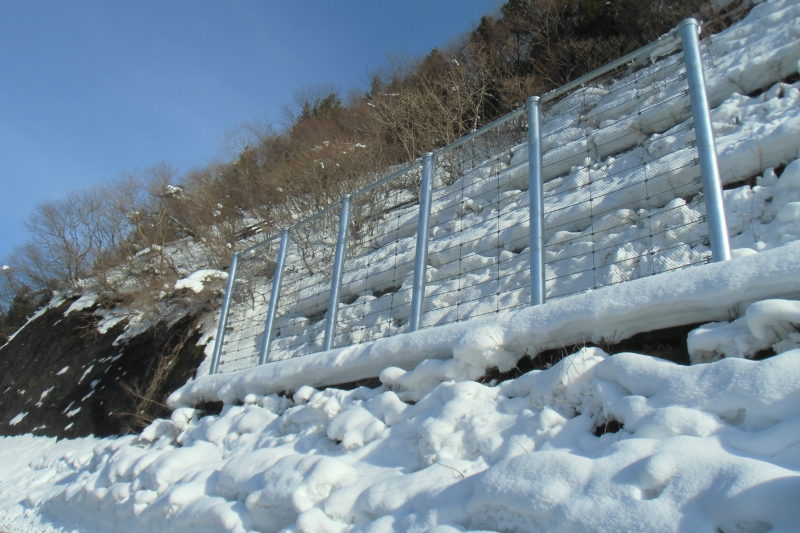 薦川中原線雪崩防止柵設置工事