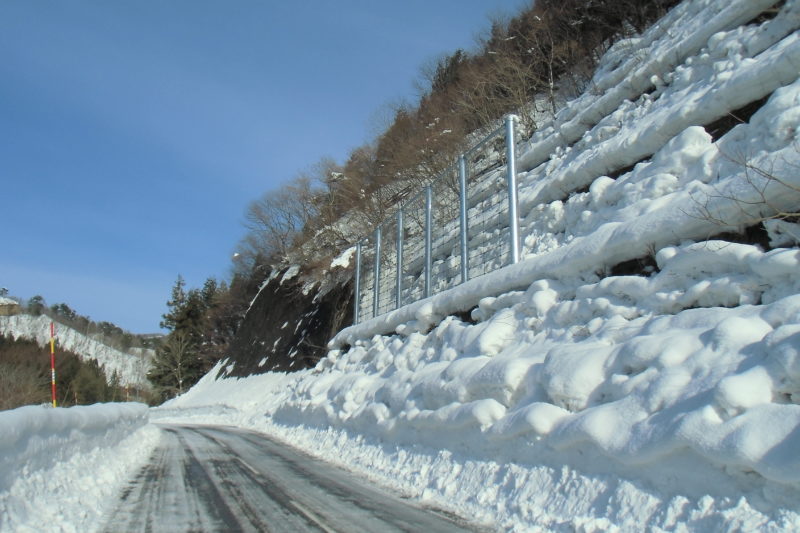 薦川中原線雪崩防止柵設置工事