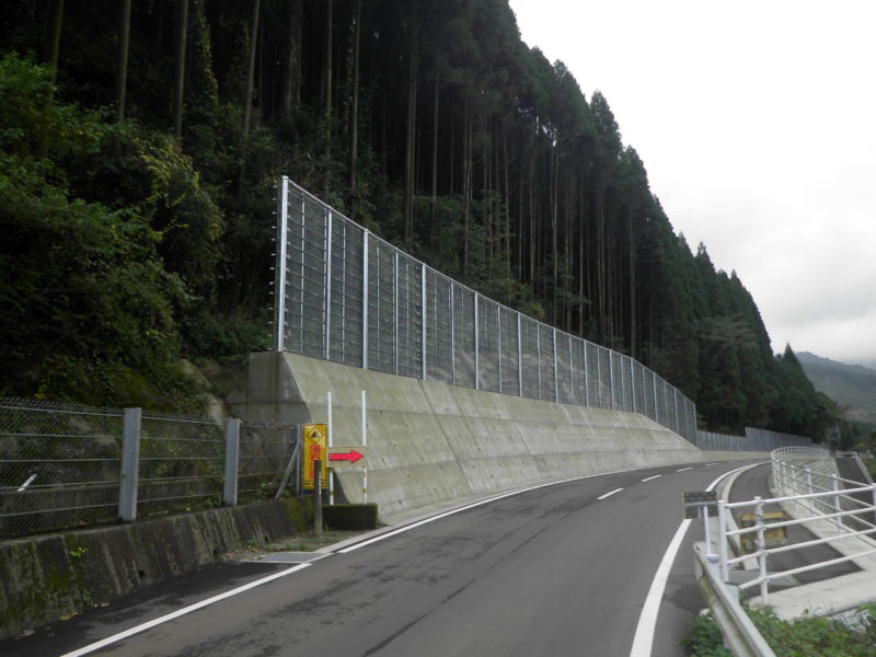 尾鈴川南停車場線込ノ口工区防護柵設置工事