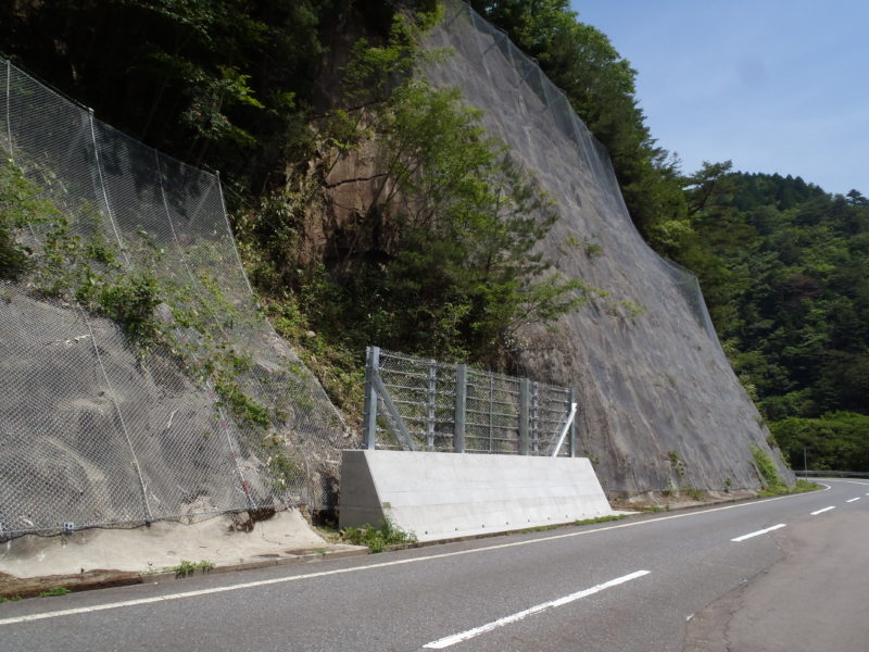 新南陽津和野線椛谷工区道路（災害防除）工事