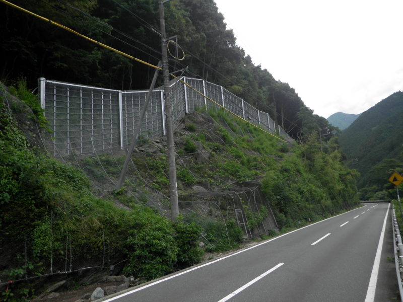 国道１５２号道路防災工事（八代沢上）