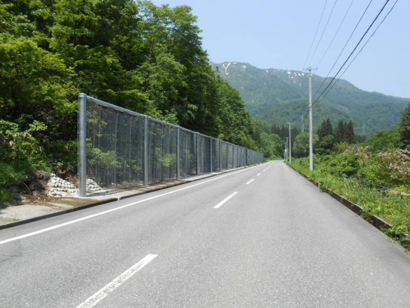 県道長者原下新田線雪崩防護柵設置工事