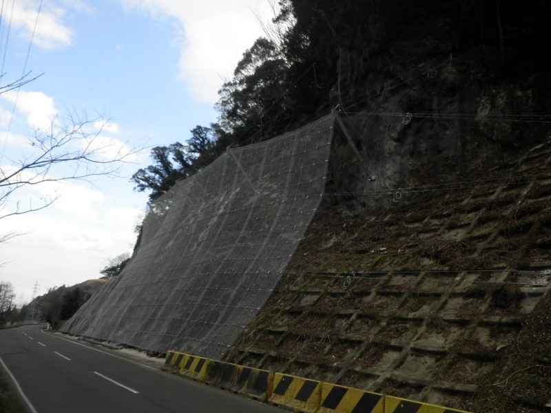 県道尾鈴川南停車場線下切工区落石対策工事