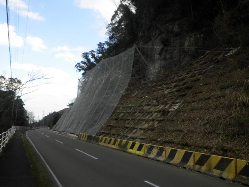 県道尾鈴川南停車場線下切工区落石対策工事